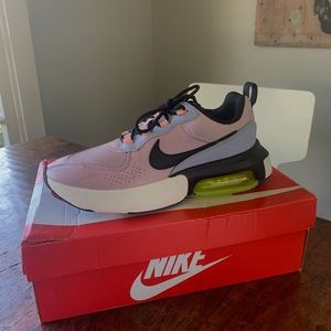 Nike Shoes - Nike Airmax VERONA GUAVA 8.5 Nike Shoes - Nike Airmax VERONA GUAVA 8.5